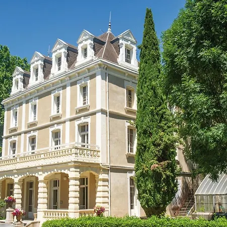 منتجع Club Bleues Domaine De Chateau Laval 3*